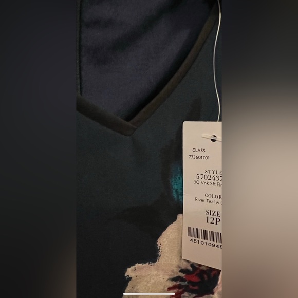 WHBM Bell-Sleeve Soft Floral-Print Shift Dress - Picture 15 of 16